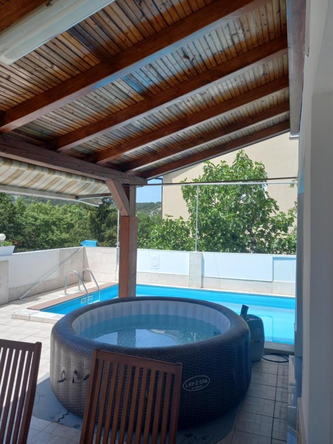 Vila Brig 108 - Private Swimming Pool And Jacuzzi リエカ エクステリア 写真