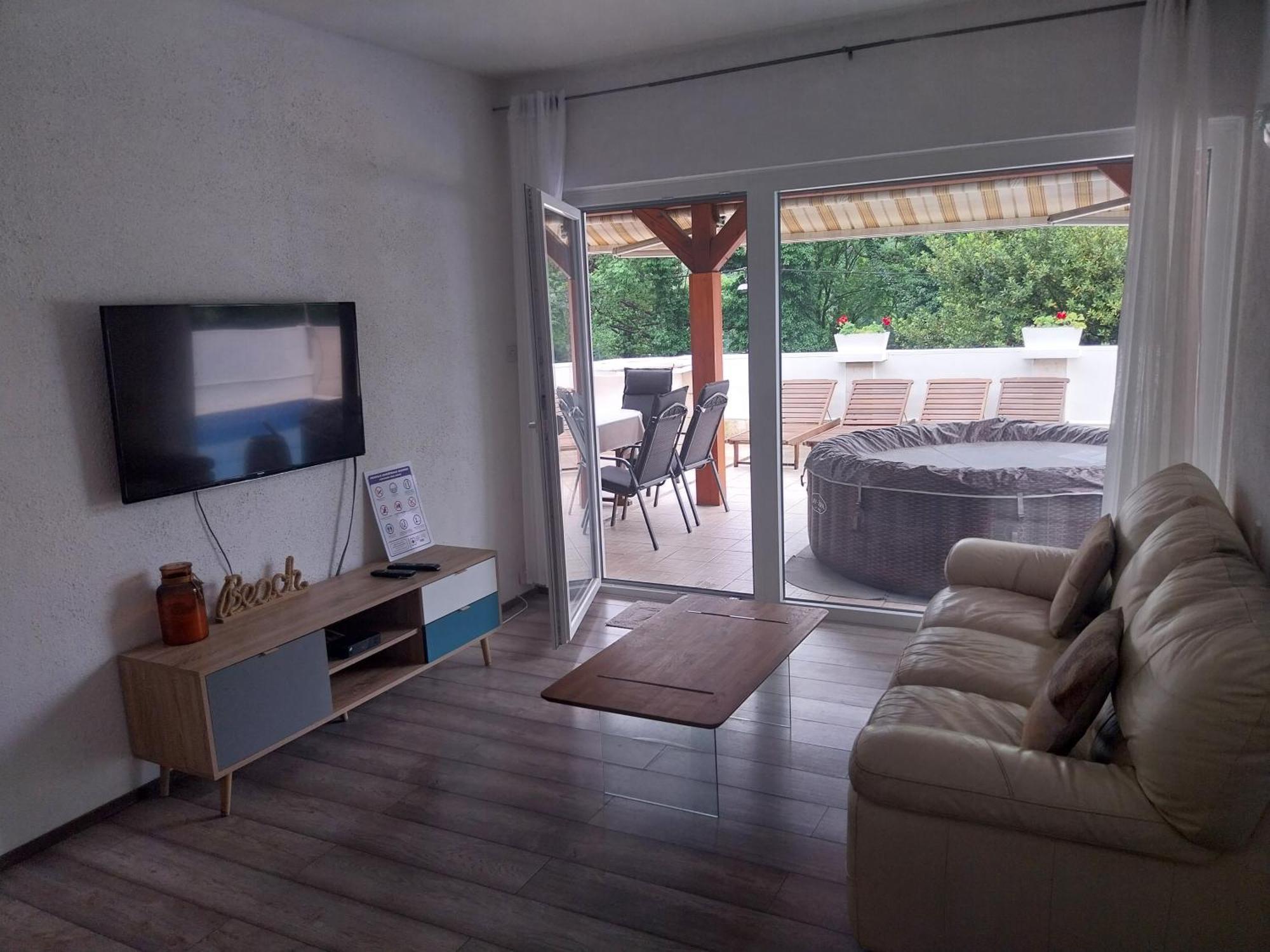 Vila Brig 108 - Private Swimming Pool And Jacuzzi リエカ エクステリア 写真
