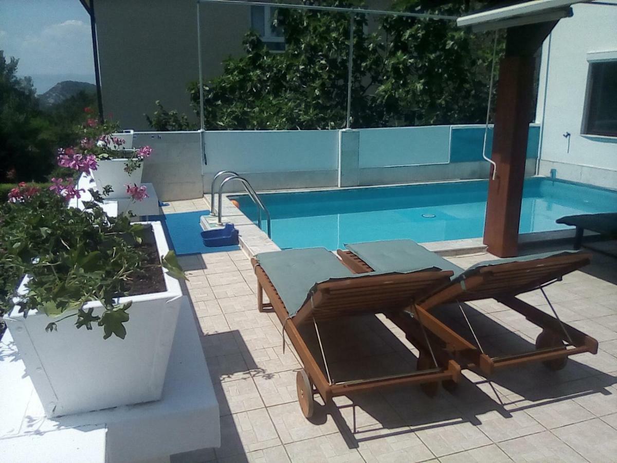 Vila Brig 108 - Private Swimming Pool And Jacuzzi リエカ エクステリア 写真